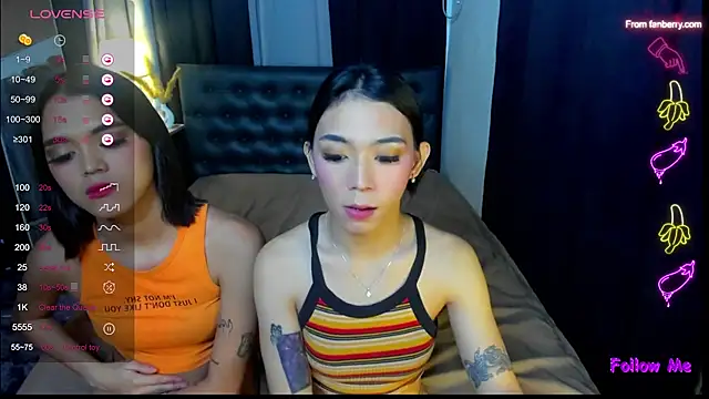 bellamoonlightX live cam on StripChat