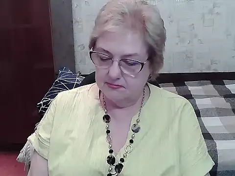 Renata62011 live cam on StripChat