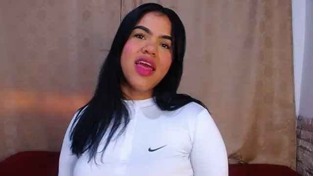 Bicky_24 live cam on StripChat