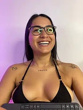 Val12777 live cam on StripChat