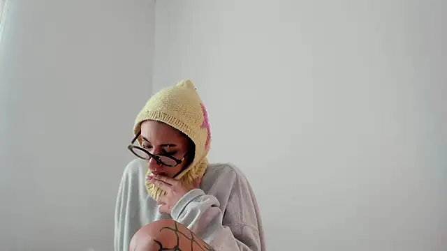 vandalovee_ live cam on StripChat