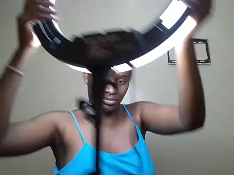 Prettygodess1 live cam on StripChat