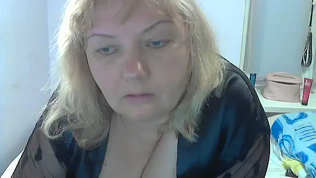 Lusi-777 live cam on StripChat