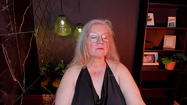 NataliMellow live cam on StripChat