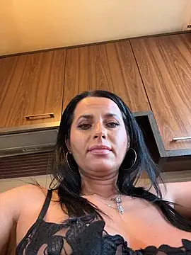 Hotmomcheckk_ webcam