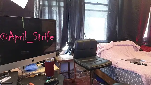 April_Strife webcam