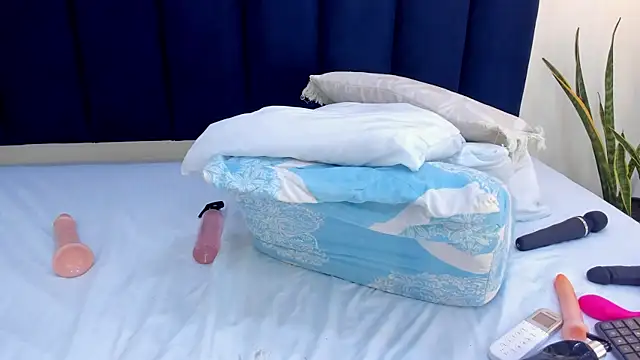 mayaevansmg webcam