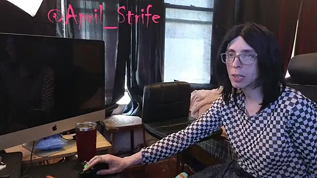 April_Strife webcam