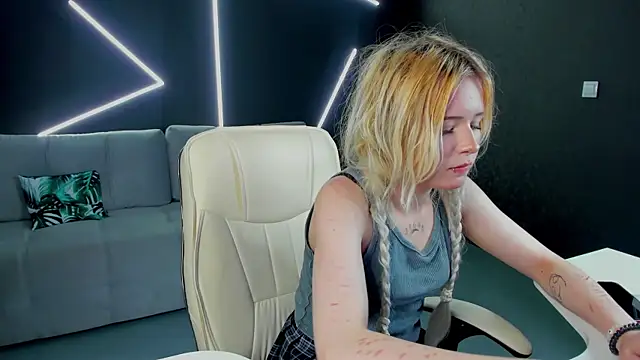 kikipeach webcam