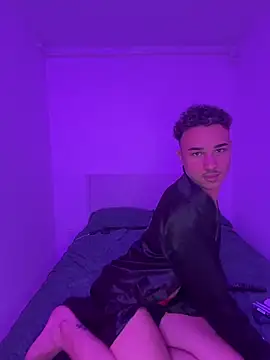 Enzo_Luxury webcam