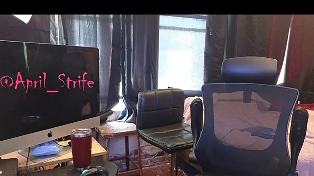 April_Strife webcam