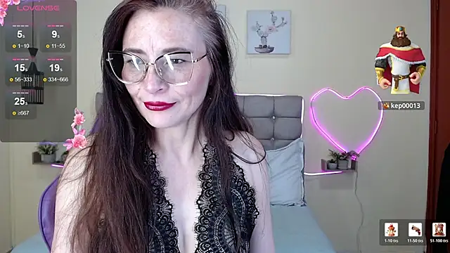 _naomi_s live cam on StripChat