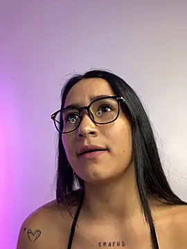 Val12777 live cam on StripChat
