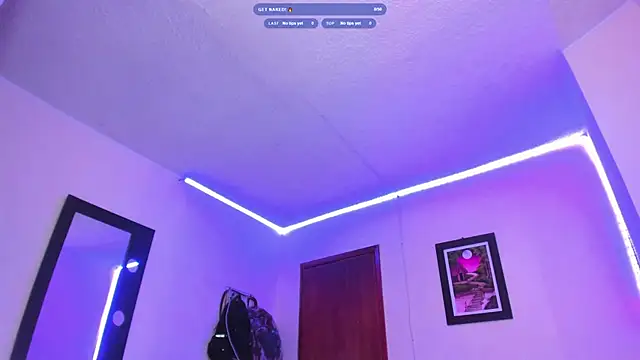YourGirlfriendsFavorite webcam