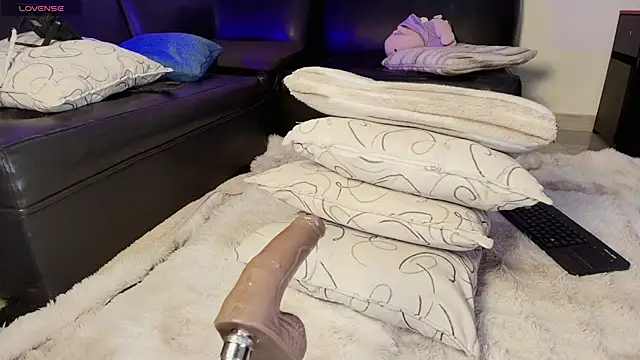 Madeline_Dreams webcam