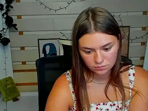 Josephine_Kiss webcam