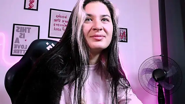 AlisaFrost webcam