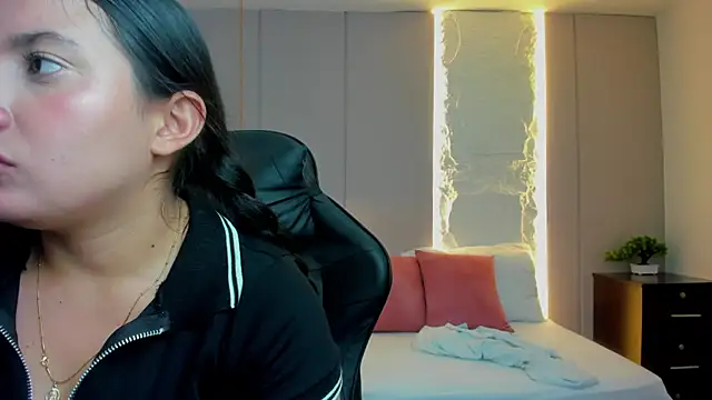 kira_relish webcam