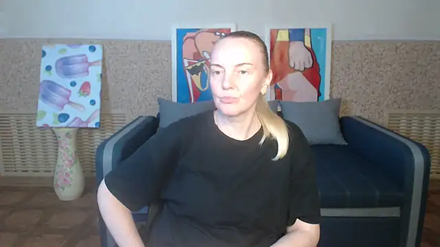 Bella_soulmate live cam on StripChat