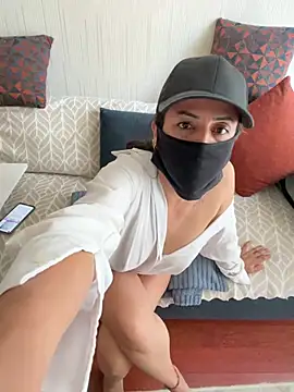 Ceylann026 live cam on StripChat