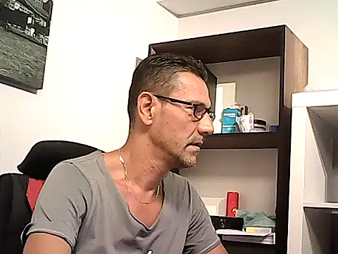 mastercharisma35 (Ask my age) - like tips pls. ı stand up for you.. okey