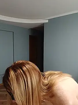 Aromaloveqq webcam