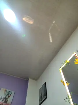 Scarlet_curly8a webcam