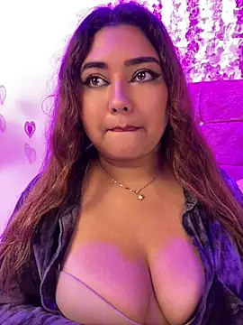 CurvyLolaX webcam