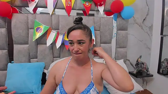 charlotte-11 webcam