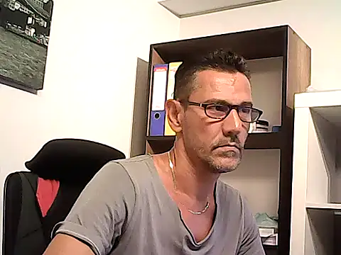mastercharisma35 (Ask my age) - like tips pls. ı stand up for you.. okey