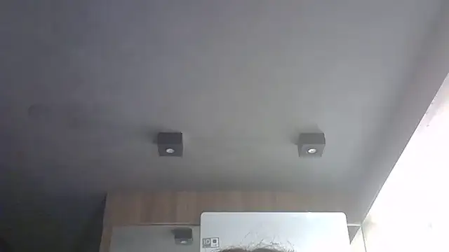 SkinnyKitten live cam on StripChat