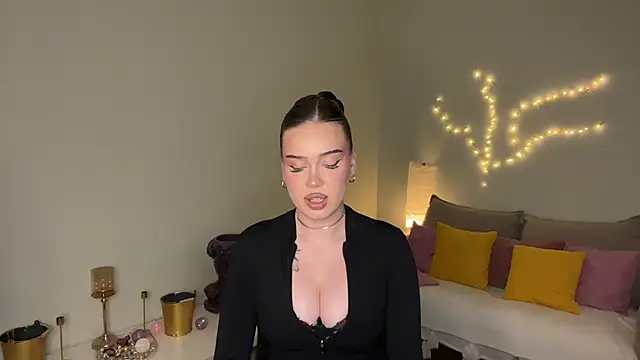 mistress_of_hearts webcam