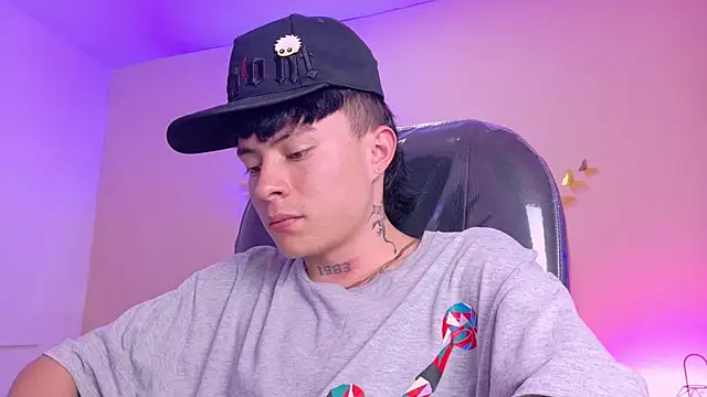 Nascary_Fox webcam
