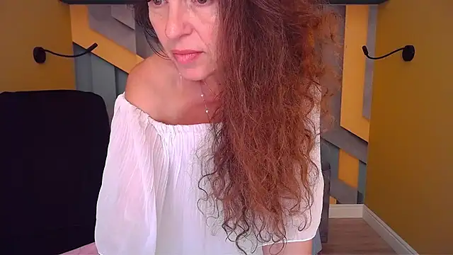 EllaLong webcam