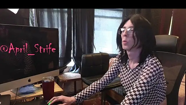 April_Strife webcam