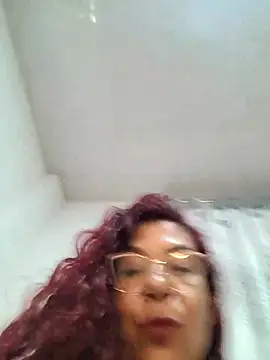Scarlet_curly8a webcam