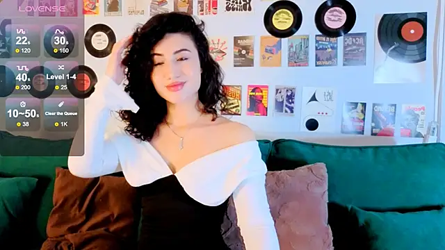 Maya_Rogerss webcam