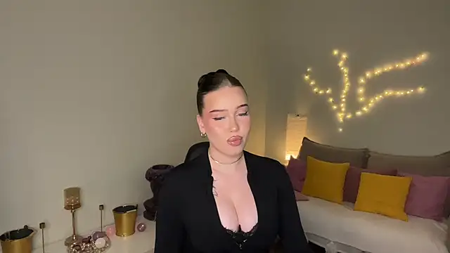 mistress_of_hearts webcam