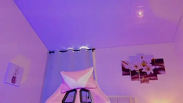 naomifire_ - Naomifire_'s free webcam - UK Sex Cams