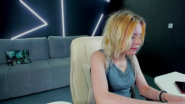 kikipeach webcam