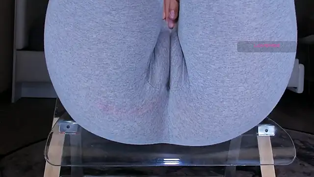 Cameltoe_squirt_inPants webcam