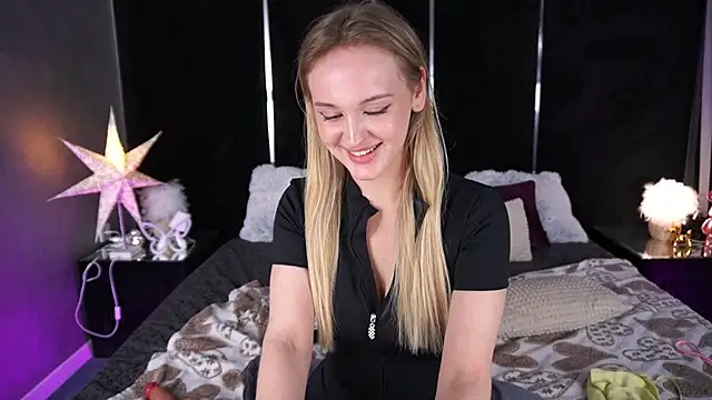 LylaYeess webcam