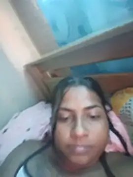 Giselabrunette25 webcam