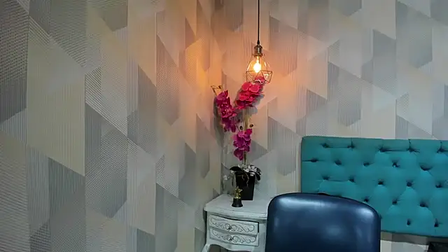 LindaBreeS webcam