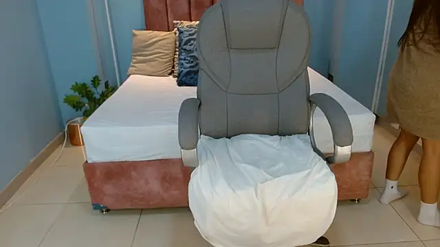 sussy_leon webcam