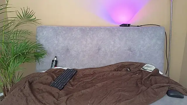 YuliethPetite webcam