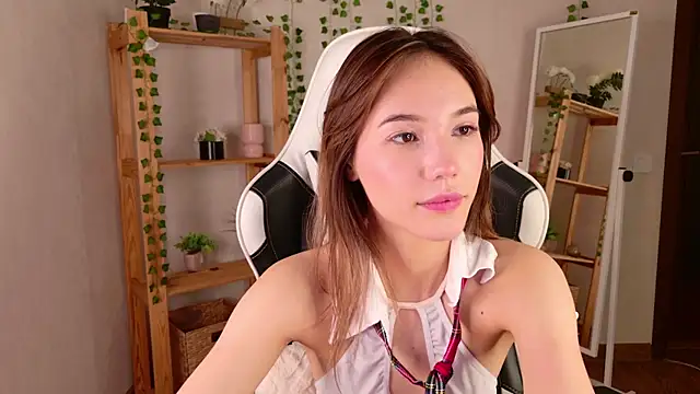 LilCatalia webcam