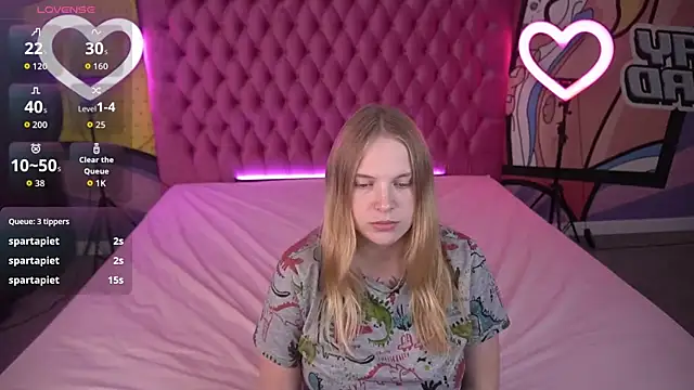 NikkyReyyy webcam