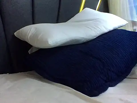 Curvyqueeh webcam