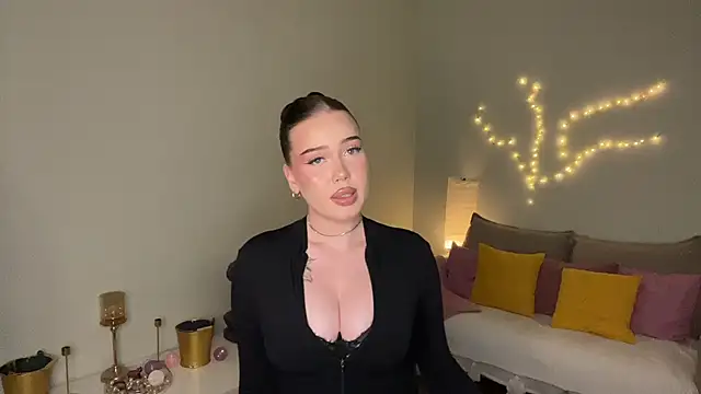 mistress_of_hearts webcam